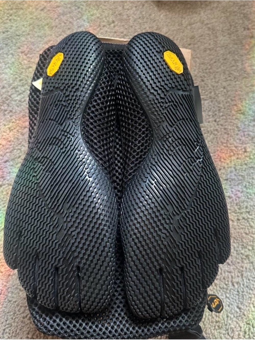 Vibram fivefingers vi-b in black. Women’s size 42 9-9.5. - Picture 2 of 4